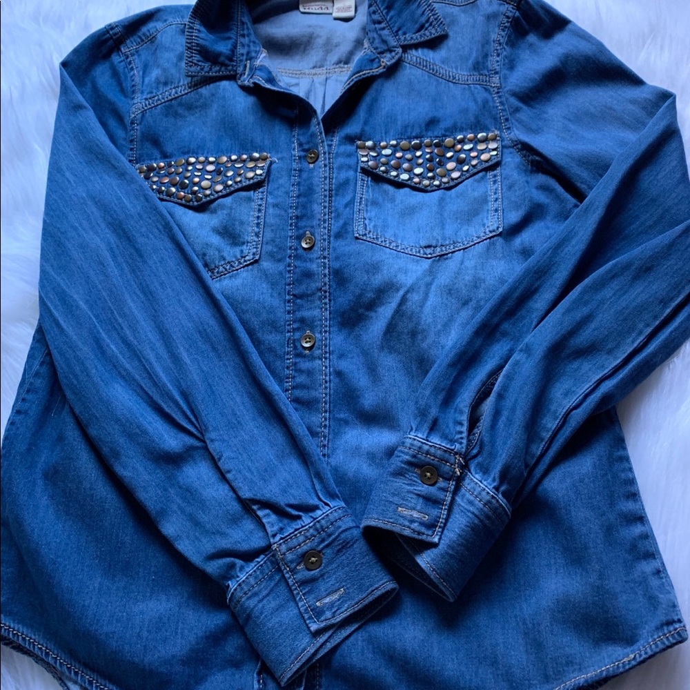 Mudd Denim Button down Women’s long sleeve shirt